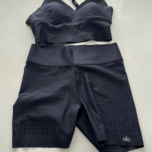 ALO Yoga Pants - ALO YOGA